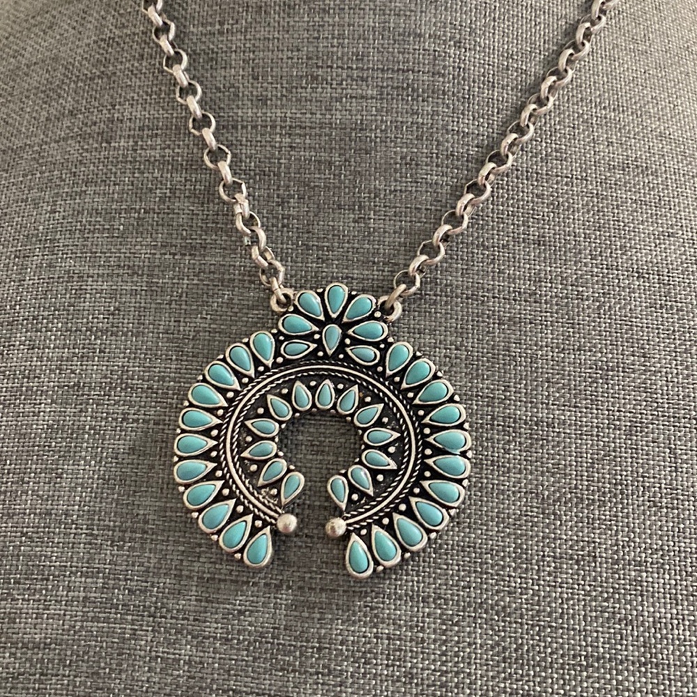 Simulated Turquoise Silver Tone Necklace - Picture 1 of 4